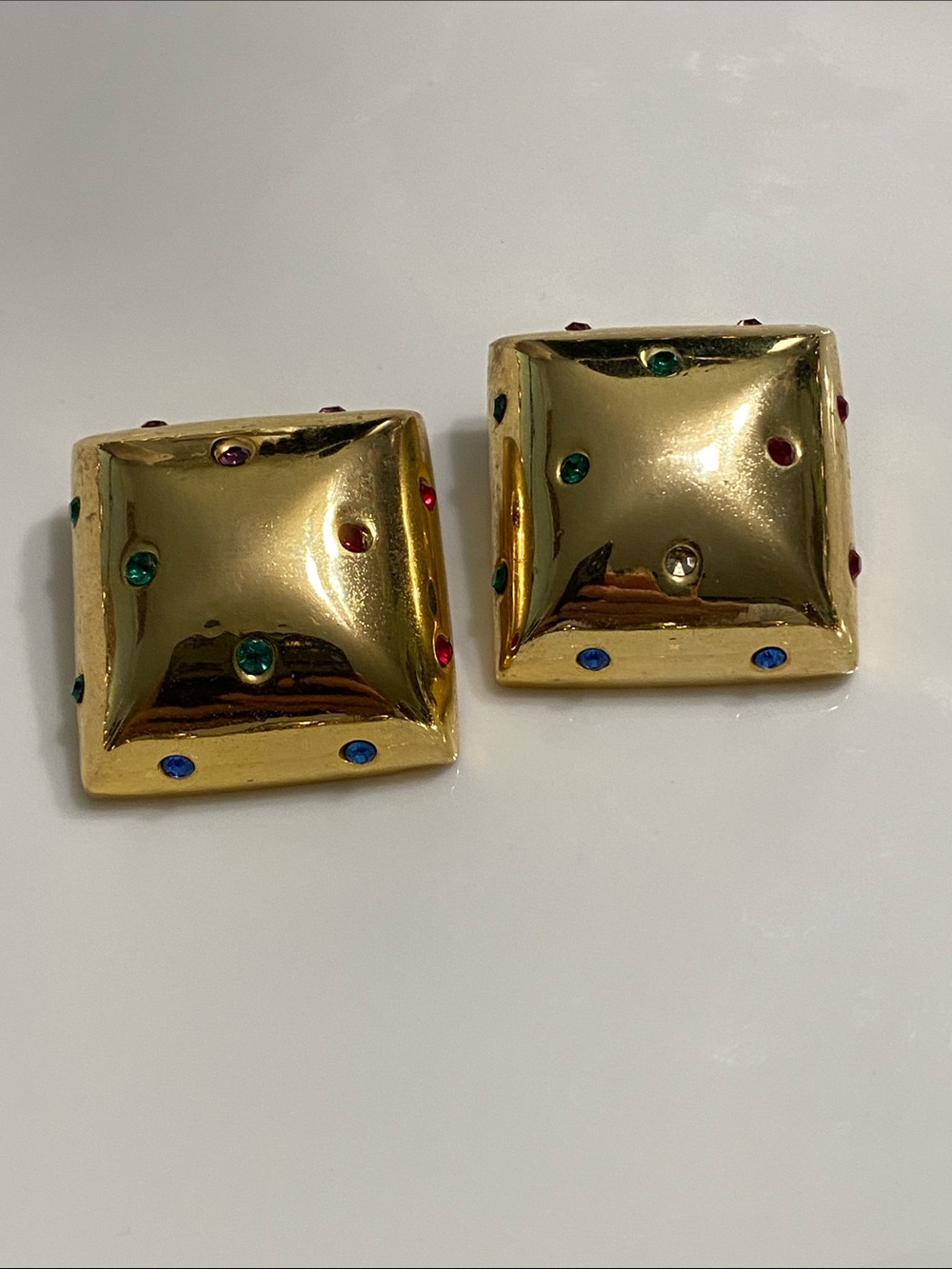 VTG Gold-Tone Dome Square Clip Earrings with Multicolor Stones